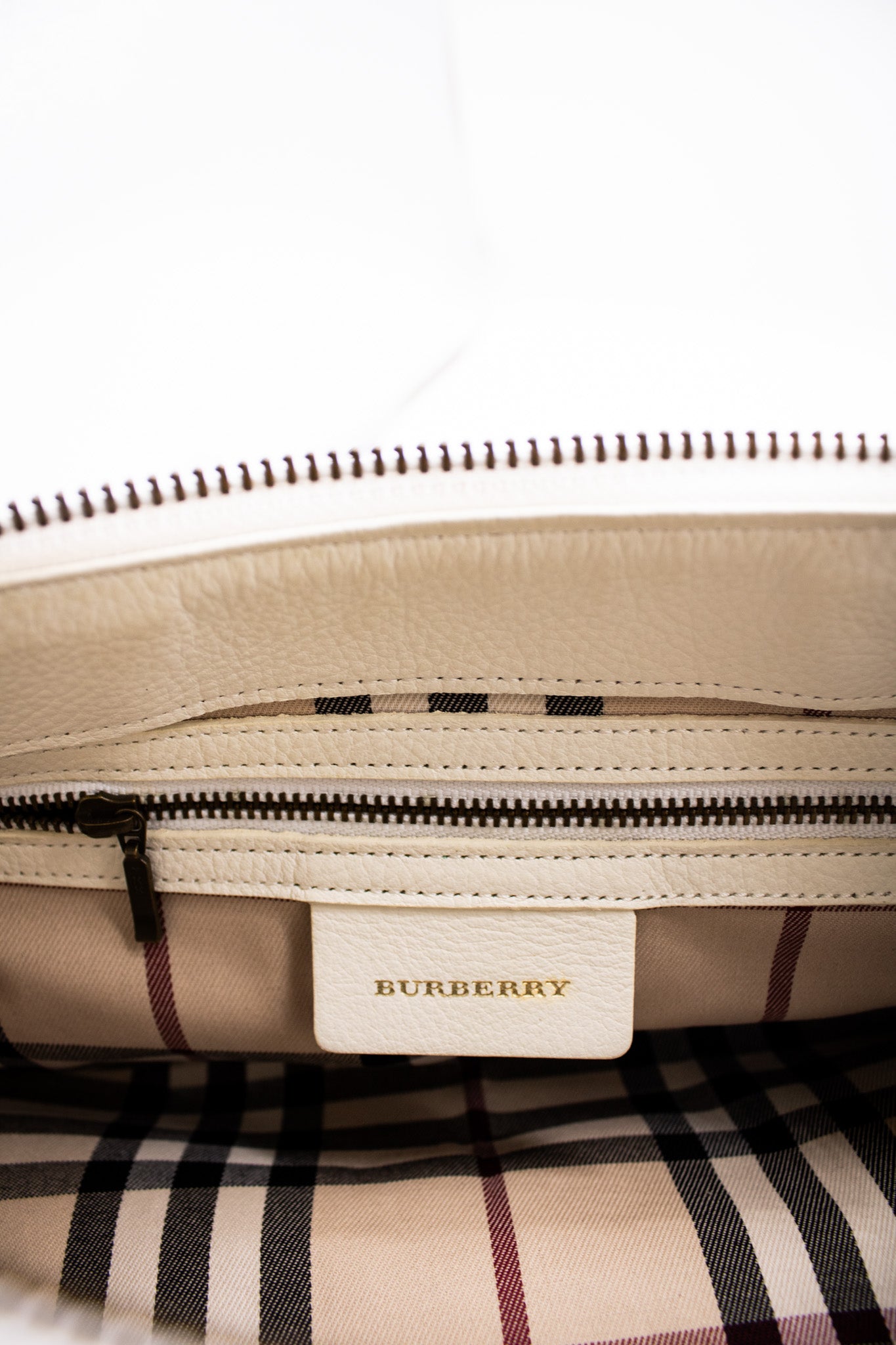 Burberry Shoulder Bag White Leather Y2K